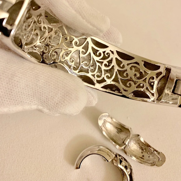 Bangle & Earring Set - Picture 6 of 8